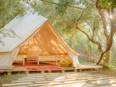 glambing-eco-tents-poros-greece (1)