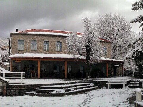 guesthouse-refuge-smolikas-konitsa-pindus-greece (13)