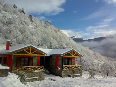 grammos-hotle-stone-houses-greece (16)