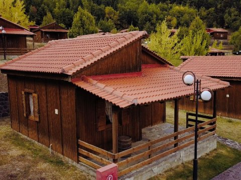wood-houses-forest-village-karpenisi-megali-kapsi-greece (19)
