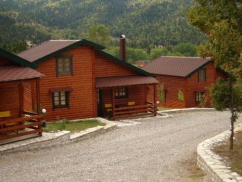 wooden-houses-karpenisi-homes-greece (20)