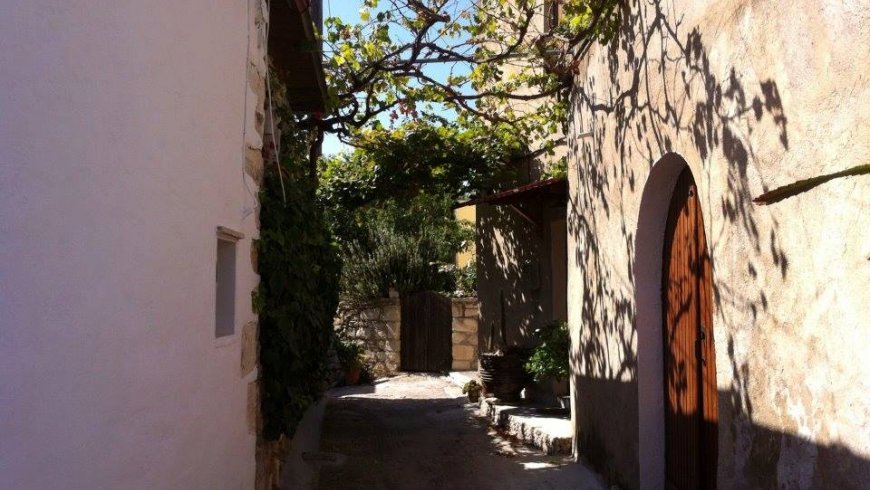 Stone House with Attic, Douliana Chania