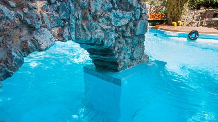 Ξενώνας με πισίνα στη Μαλάξα Χανίων Κρήτης