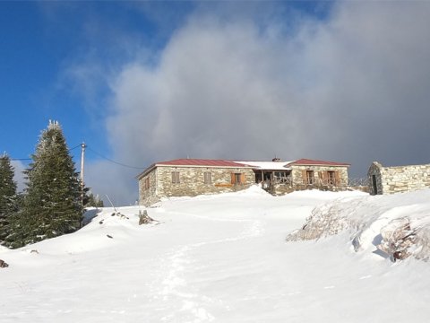 καταφυγιο-αγραφα-πλαστηρα-refuge-shelter-agrafa-greece (16)