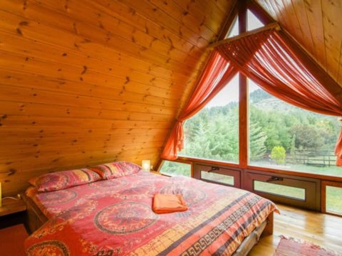 wooden-chalet-house-tzoumerka-pindus-geece (19)