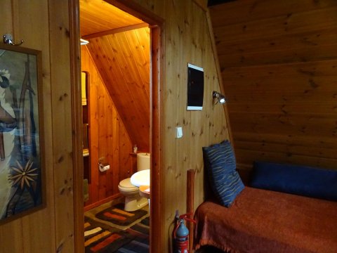 wooden-chalet-house-tzoumerka-pindus-geece (9)