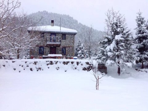 stone-cottage-house-spiti-tzoumerka-pindus-greece (21)