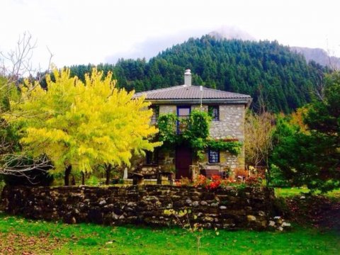 stone-cottage-house-spiti-tzoumerka-pindus-greece (20)