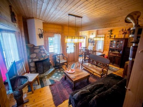 family-wooden-chalet-kedra-pougakia-ftiotidas-greece-spiti (7)