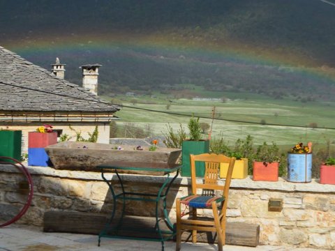 zagori-traditional-guesthouse-kato-pedina-zagorochoria-greece (6)