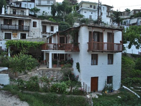 guest-house-traditional-kastanitsa-arcadia-spiti-greece (1)