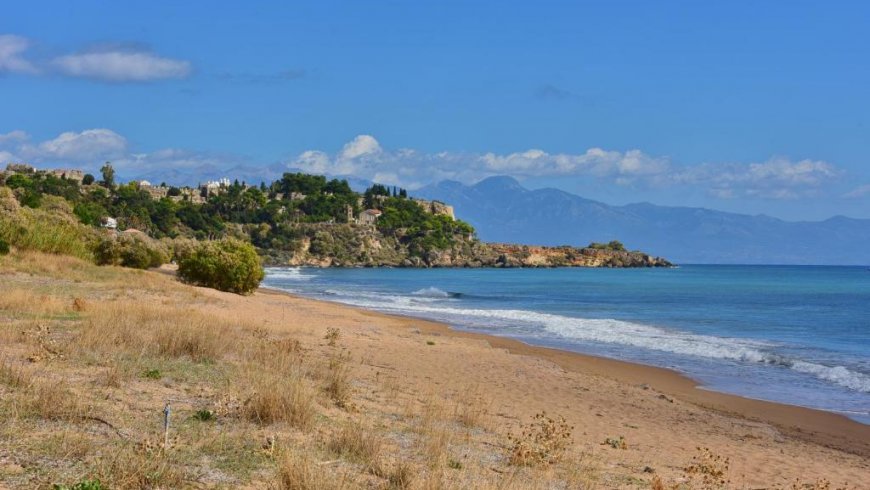 House by the Sea in Koroni