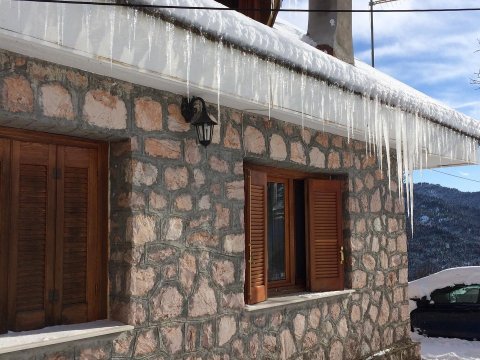 house-katafygio-stavli-evrytanias-greece-σπιτι (26)