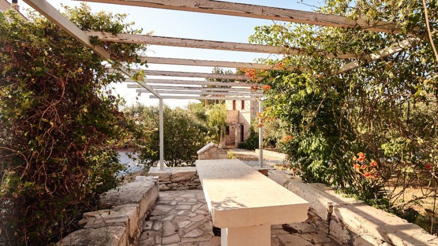 Stone House for 4 people Vamos Chania in Farm