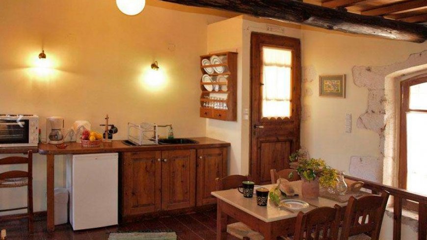 Stone House for 4 people Vamos Chania in Farm