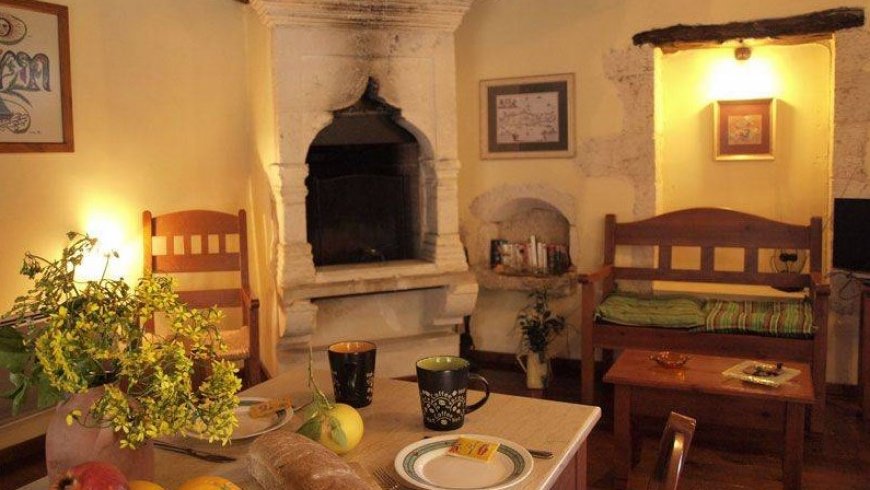 Stone House for 4 people Vamos Chania in Farm