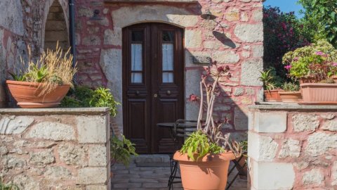 Stone House for 2 people Vamos Chania in Farm