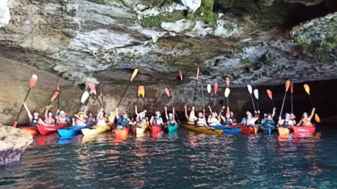 sea-kayak-mani-camping-greece (4)