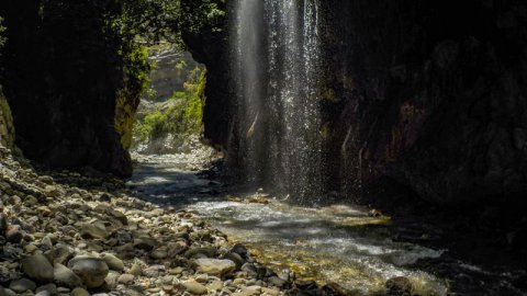 πανταβρεχει-ευρυτανια-canyoning-viaferrata-greece-roska-μαυρη-σπηλια (11)