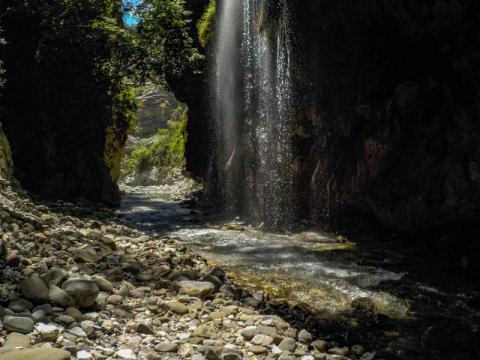 πανταβρεχει-ευρυτανια-canyoning-viaferrata-greece-roska-μαυρη-σπηλια (11)