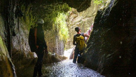 πανταβρεχει-ευρυτανια-canyoning-viaferrata-greece-roska-μαυρη-σπηλια (8)