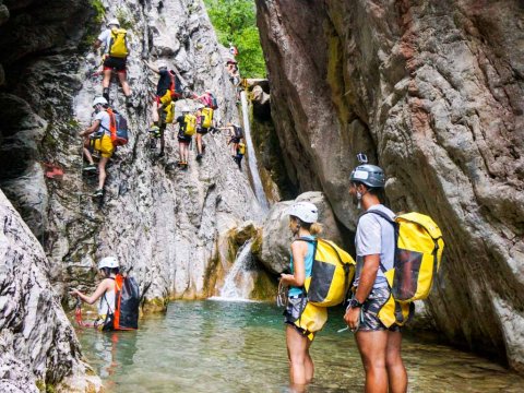 πανταβρεχει-ευρυτανια-canyoning-viaferrata-greece-roska-μαυρη-σπηλια (7)