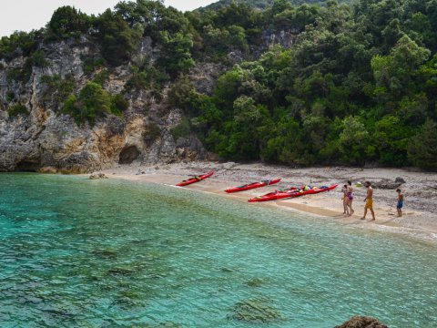 sea-kayak-karavostasi-syvota-greece-sivota (10)