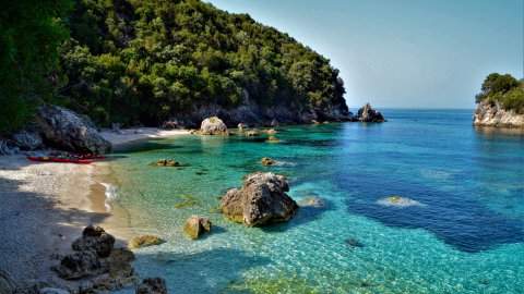 Sea Kayak - Secret beaches of Perdika and Sivota