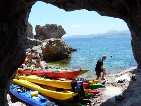 sea-kayak-trip-milos-island-greece (8)