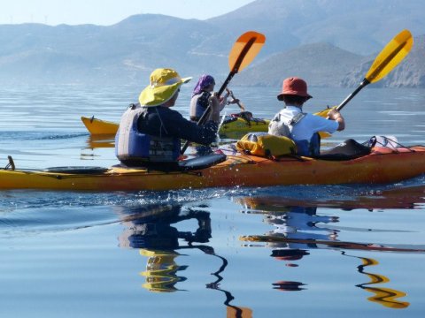 sea-kayaking-sunset-trip-milos-island-greece (4)