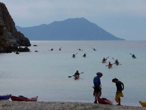 sea-kayaking-sunset-trip-milos-island-greece (6)