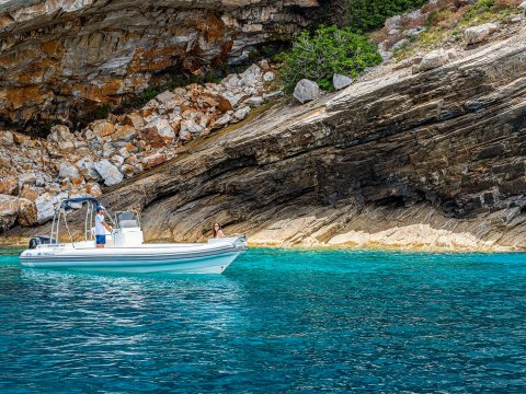 folegandros-boat-snorkeling-trip-tour-greece (2)