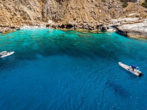 folegandros-boat-snorkeling-trip-tour-greece (6)