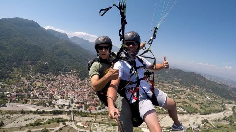 Paragliding in Meteora
