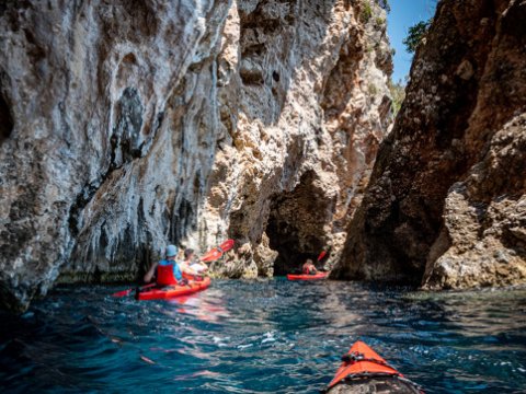 sea-kayak-tour-lefkada-blue-cave-greece (6)