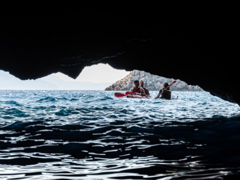 sea-kayak-tour-lefkada-blue-cave-greece (9)