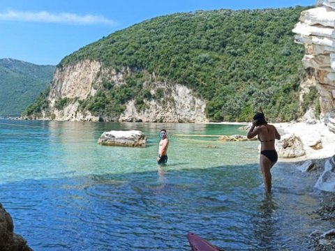 sea-kayak-tour-lefkada-blue-cave-greece (12)