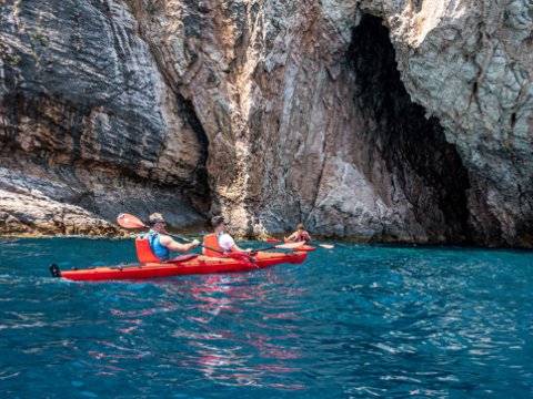 sea-kayak-lefkada-meganisis-tour-greece (7)