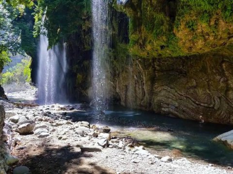 river-trekking-panta-vrexei-canyon-waterfalls-gorge-evrytania-karpenisi-greece (9)