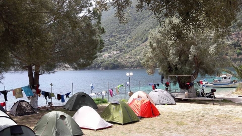 Κάμπινγκ Λευκάδα Σάντα Μαύρα